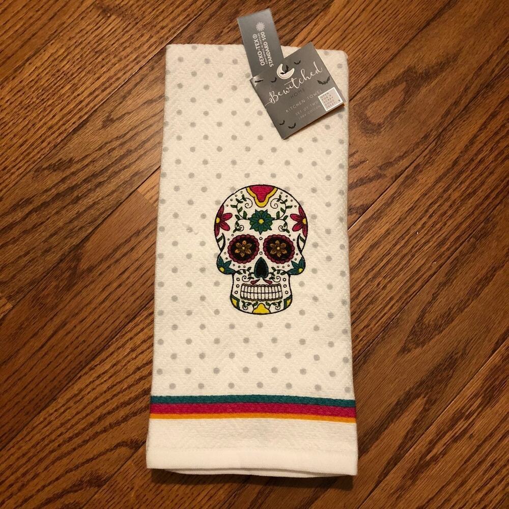 Skull Print Halloween Goth White Dots Gray Kitchen Towels Set NWT